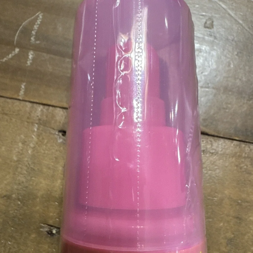 The Creme Shop x Hello Kitty Celebrate Setting & Priming Spray 3.52oz New Sealed
